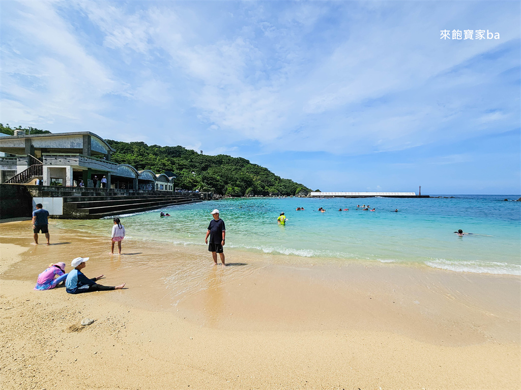 小琉球戲水景點【杉福漁港沙灘】熱門看海龜、新手友善浮潛聖地 @來飽寶家ba