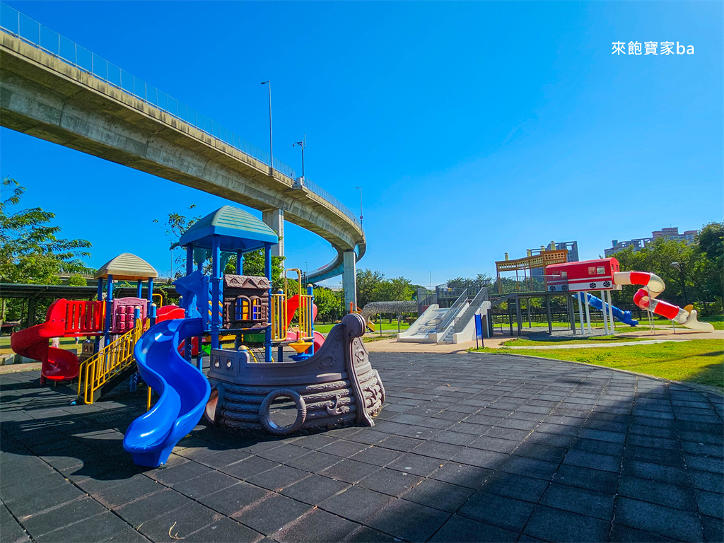 【彰化景觀公園】扇形車庫遊戲場結合火車主題設計，車廂溜滑梯、磨石子火車滑梯溜到飽 @來飽寶家ba