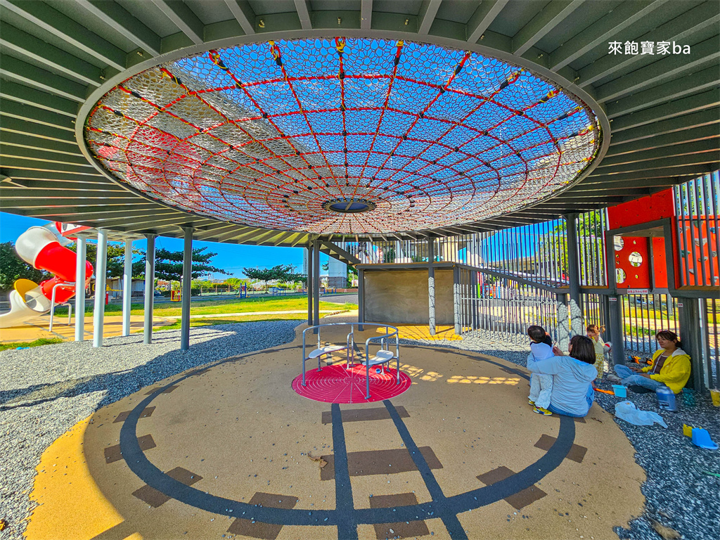 【彰化景觀公園】扇形車庫遊戲場結合火車主題設計，車廂溜滑梯、磨石子火車滑梯溜到飽 @來飽寶家ba