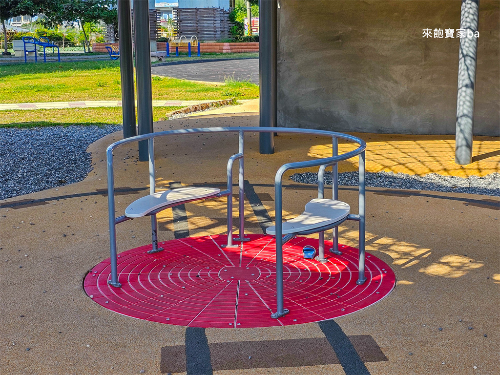 【彰化景觀公園】扇形車庫遊戲場結合火車主題設計，車廂溜滑梯、磨石子火車滑梯溜到飽 @來飽寶家ba
