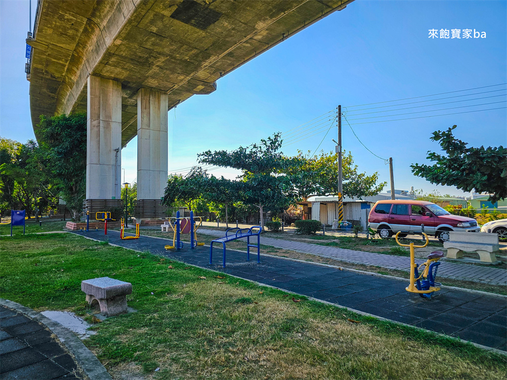 【彰化景觀公園】扇形車庫遊戲場結合火車主題設計，車廂溜滑梯、磨石子火車滑梯溜到飽 @來飽寶家ba