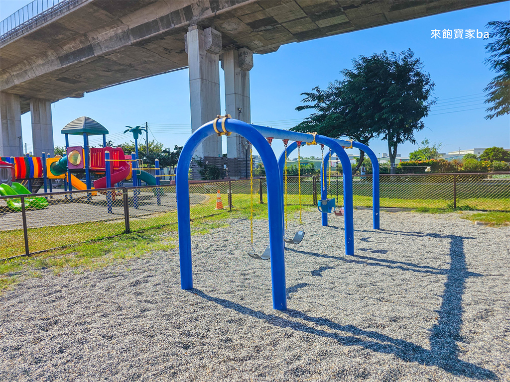 【彰化景觀公園】扇形車庫遊戲場結合火車主題設計，車廂溜滑梯、磨石子火車滑梯溜到飽 @來飽寶家ba
