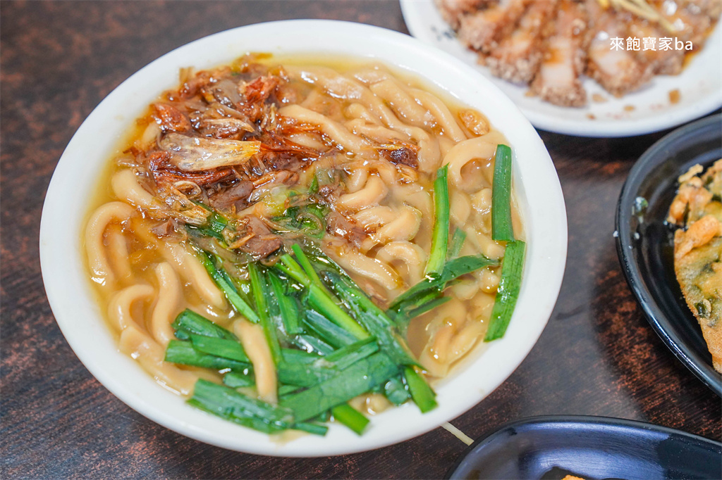 南投鹿谷【鳳凰谷鳥園生態園區】門票只要50元~隱身在樹林裡的磨石子溜滑梯梯，鴕鳥、鸚鵡與鳥類親密接觸 @來飽寶家ba