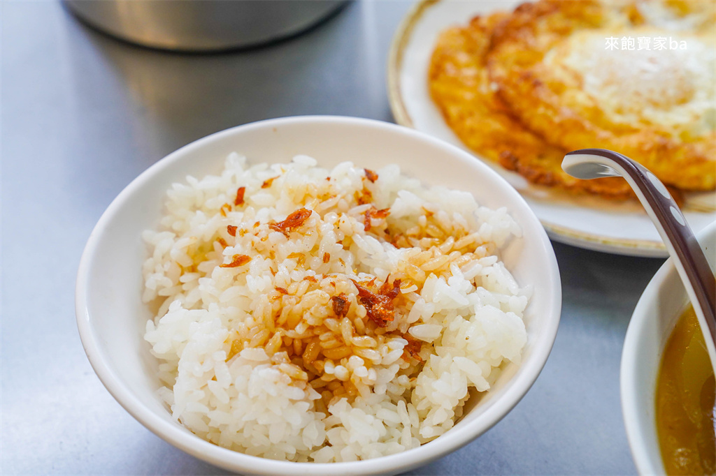 台中北區美食【阿源麻油雞】台中進補必排隊的老店，特色是大鍋爆炒雞肉(菜單、位置、評價) @來飽寶家ba