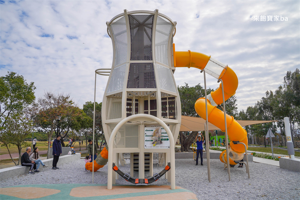 台中后里【后里環保公園】放風箏、暢玩孩籽世界遊戲場，絕美台中落羽松景點 @來飽寶家ba