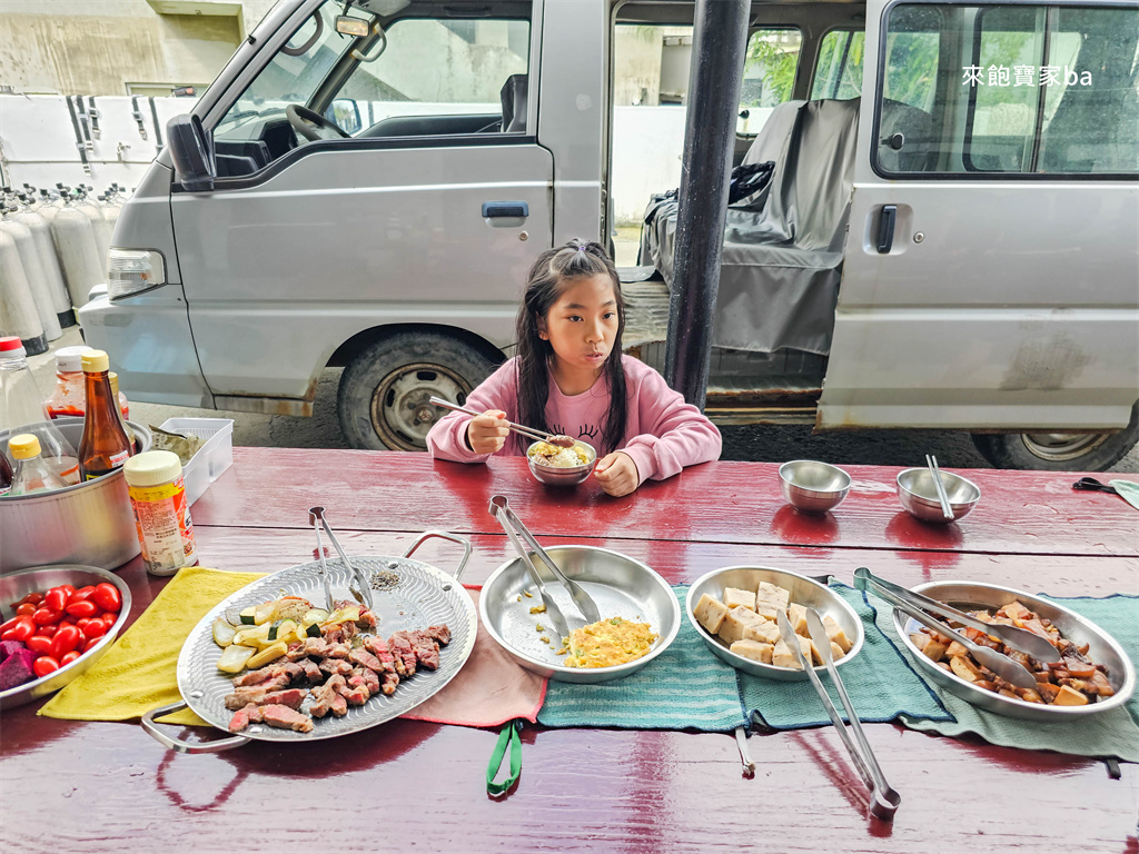 不會游泳也能浮潛嗎？墾丁潛水店推薦【心海潛水中心】，讓小朋友、怕水的你都能輕鬆享受大海！ @來飽寶家ba
