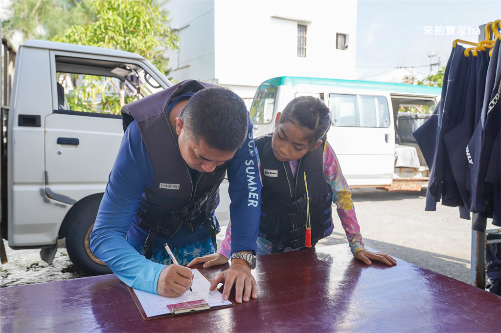 不會游泳也能浮潛嗎？墾丁萬里桐【心海潛水中心】讓小朋友、怕水族也能輕鬆擁抱大海！ @來飽寶家ba
