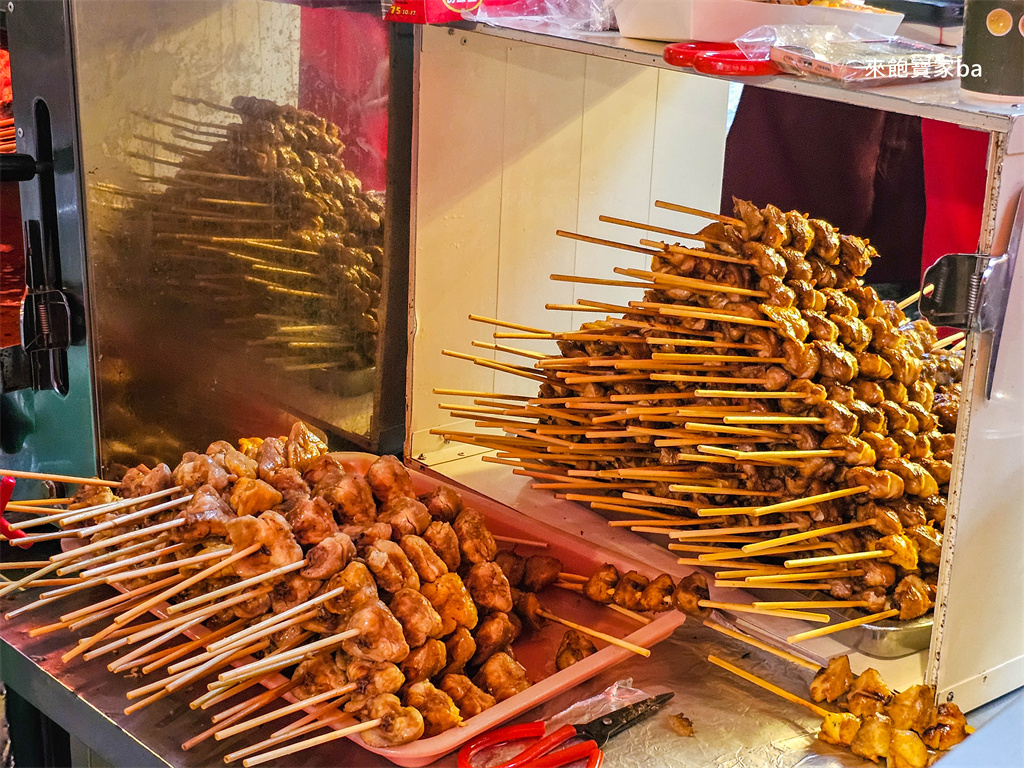 深坑老街美食【芭樂嬌七里香】深坑老街不只有臭豆腐！廟口排隊美食，號稱全台最強雞屁股專賣店 @來飽寶家ba