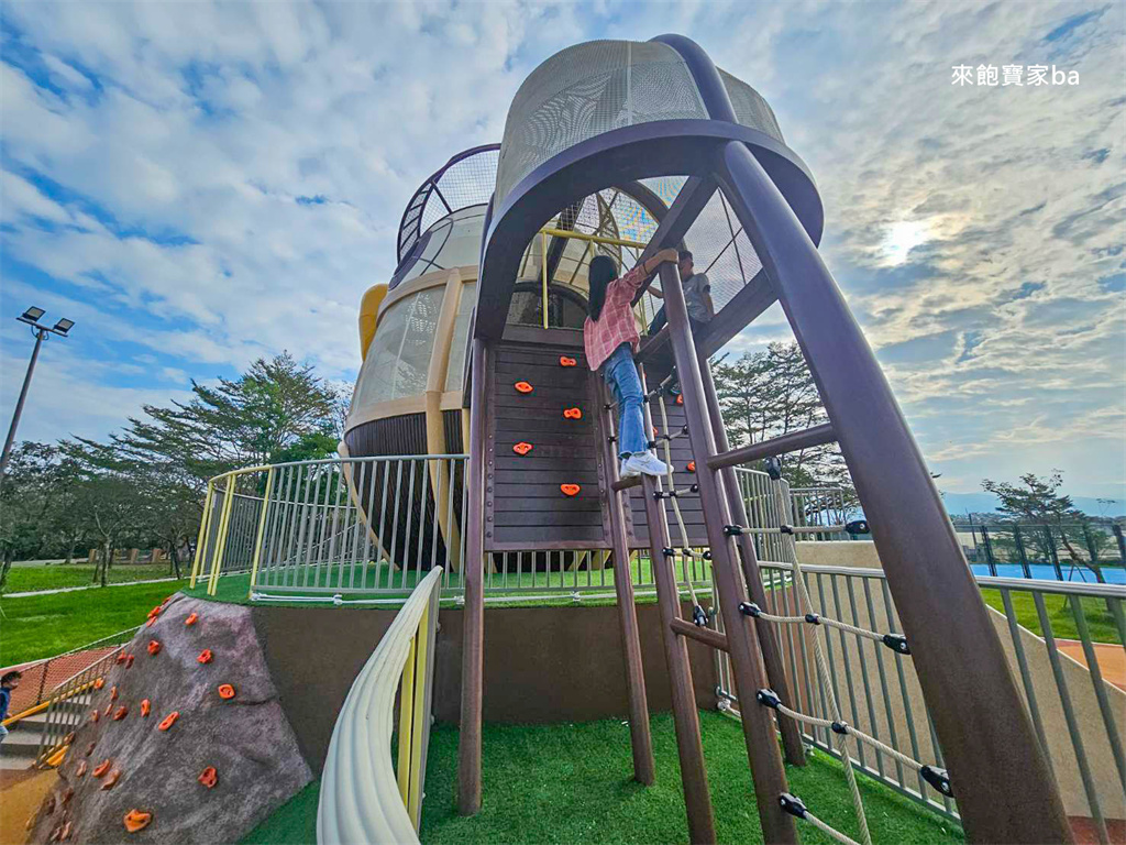 屏東特色公園【新埤鄉貓頭鷹共融公園】挑戰8公尺高貓頭鷹遊戲塔x 立體攀爬架，免費放電好去處 @來飽寶家ba