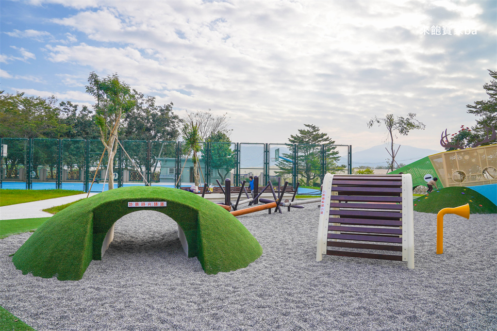 屏東特色公園【新埤鄉貓頭鷹共融公園】挑戰8公尺高貓頭鷹遊戲塔x 立體攀爬架，免費放電好去處 @來飽寶家ba