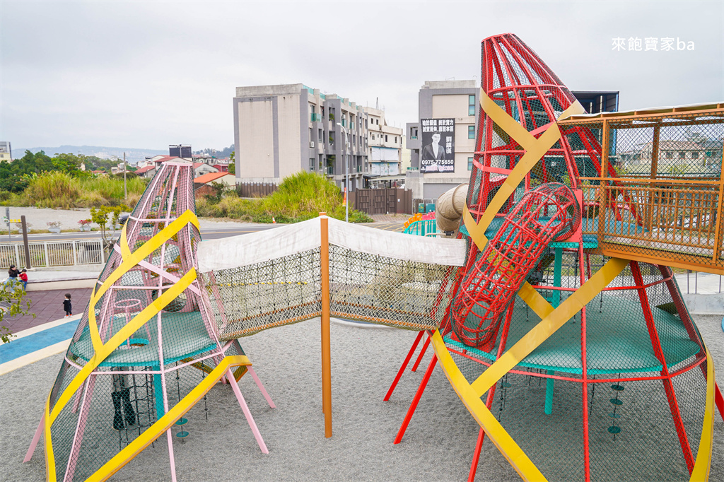 南投親子景點【竹夢親子公園】巨型竹筍雙塔溜滑梯、滑索、彈跳床，竹山親子新去處！ @來飽寶家ba