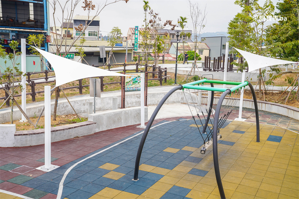 南投親子景點【竹夢親子公園】巨型竹筍雙塔溜滑梯、滑索、彈跳床，竹山親子新去處！ @來飽寶家ba