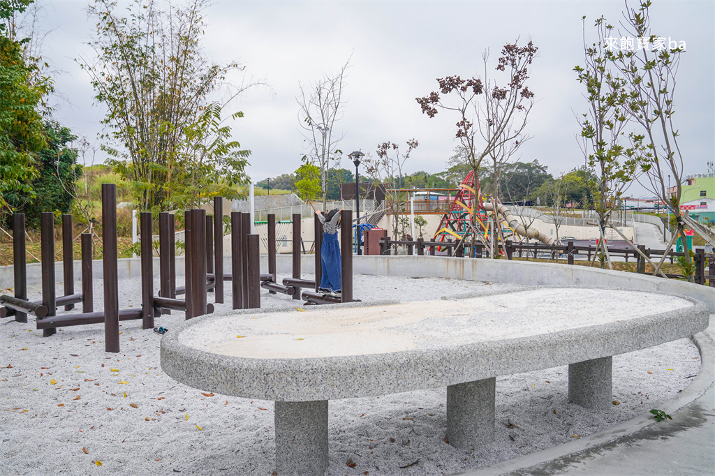 南投親子景點【竹夢親子公園】巨型竹筍雙塔溜滑梯、滑索、彈跳床，竹山親子新去處！ @來飽寶家ba