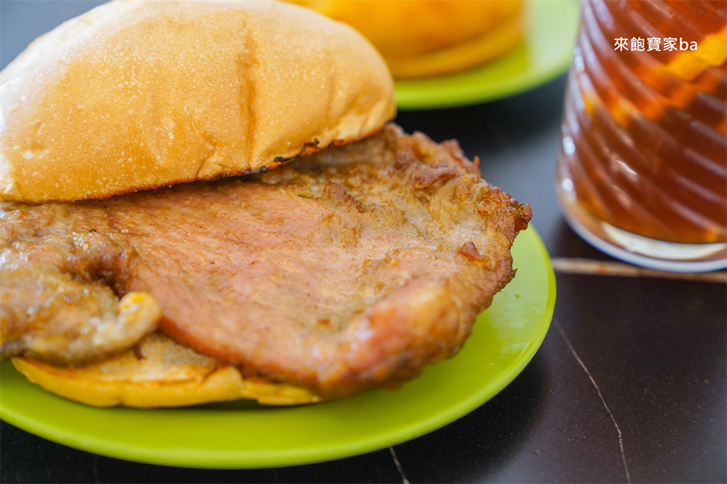 澳門必吃美食【大利來記豬扒包】大三巴美食~比臉大厚實豬排夾麵包,50年不敗經典口感! @來飽寶家ba 澳門必吃美食【大利來記豬扒包】大三巴美食~比臉大厚實豬排夾麵包,50年不敗經典口感! @來飽寶家ba