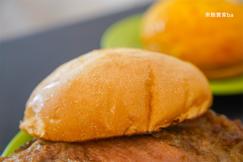 澳門必吃美食【大利來記豬扒包】大三巴美食~比臉大厚實豬排夾麵包,50年不敗經典口感! @來飽寶家ba 澳門必吃美食【大利來記豬扒包】大三巴美食~比臉大厚實豬排夾麵包,50年不敗經典口感! @來飽寶家ba
