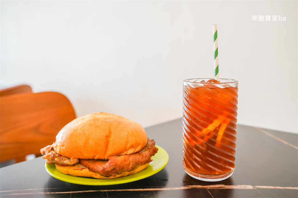 澳門必吃美食【大利來記豬扒包】大三巴美食~比臉大厚實豬排夾麵包,50年不敗經典口感! @來飽寶家ba 澳門必吃美食【大利來記豬扒包】大三巴美食~比臉大厚實豬排夾麵包,50年不敗經典口感! @來飽寶家ba