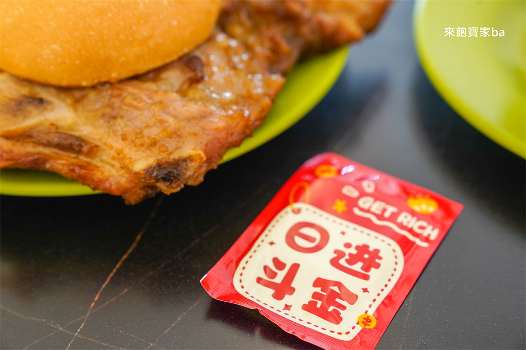 澳門必吃美食【大利來記豬扒包】大三巴美食~比臉大厚實豬排夾麵包,50年不敗經典口感! @來飽寶家ba 澳門必吃美食【大利來記豬扒包】大三巴美食~比臉大厚實豬排夾麵包,50年不敗經典口感! @來飽寶家ba