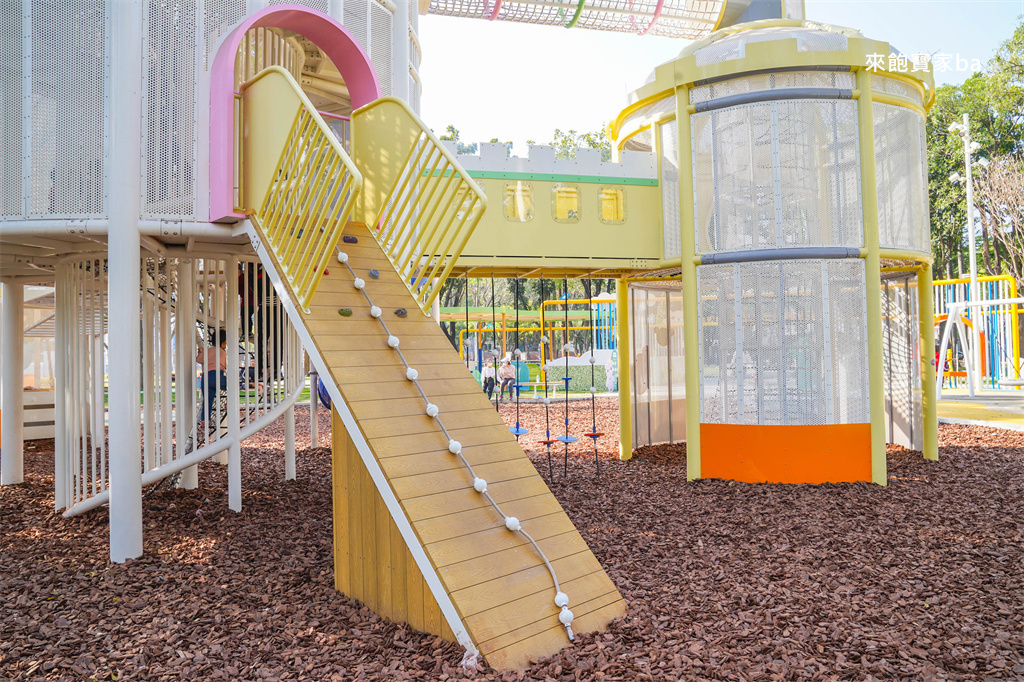 高雄特色公園推薦【後勁公園】楠梓最強森林熊秘密城堡遊戲場,9大遊戲區+30項設施 @來飽寶家ba 高雄特色公園推薦【後勁公園】楠梓最強森林熊秘密城堡遊戲場,9大遊戲區+30項設施 @來飽寶家ba