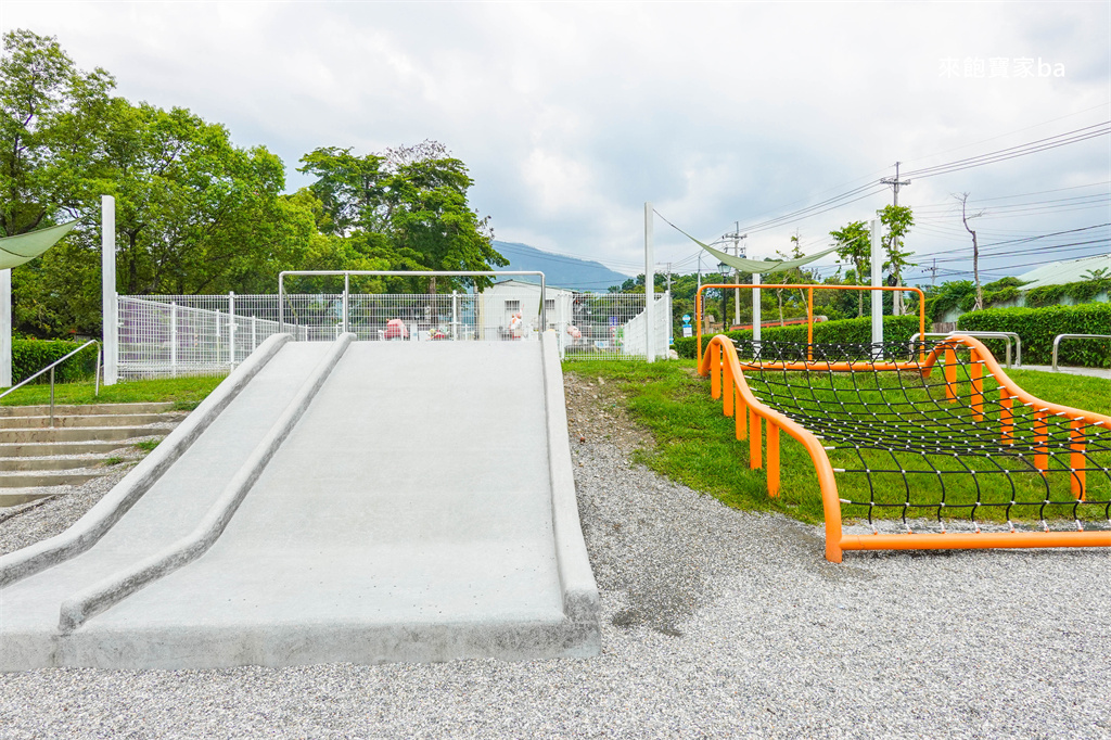 嘉義免費玩水景點【竹崎親水公園】2026年兒童戲水區開放時間，大鯨魚攀爬組合遊具 @來飽寶家ba