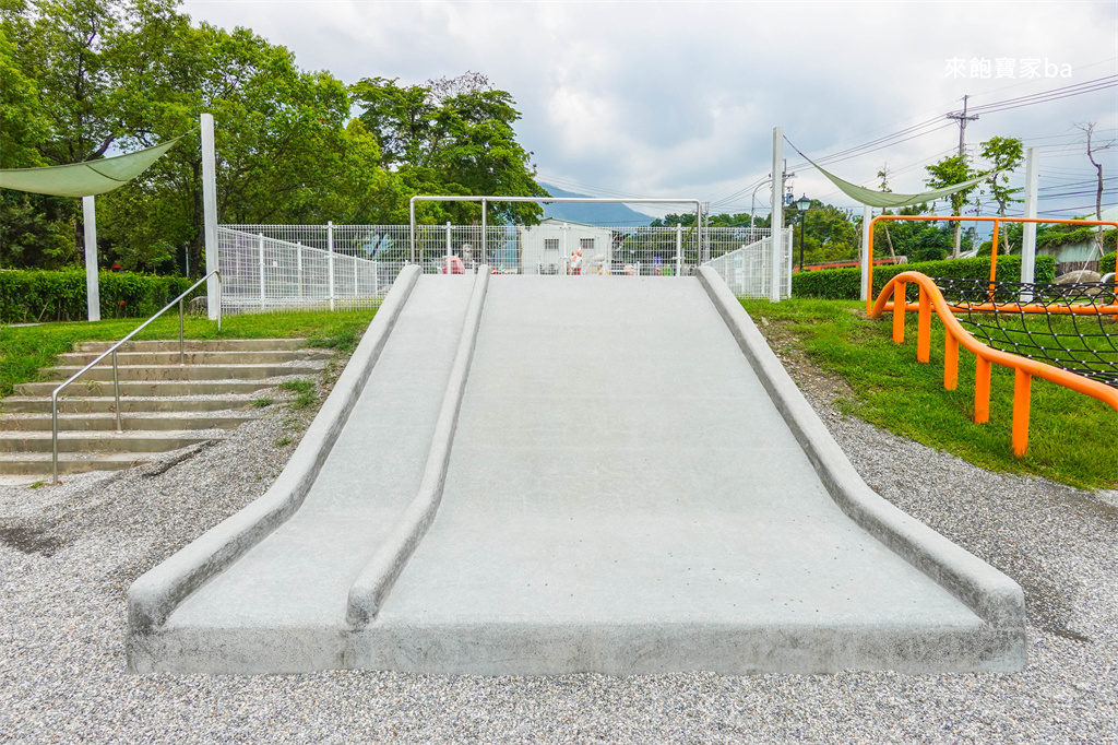 嘉義免費玩水景點【竹崎親水公園】2026年兒童戲水區開放時間，大鯨魚攀爬組合遊具 @來飽寶家ba