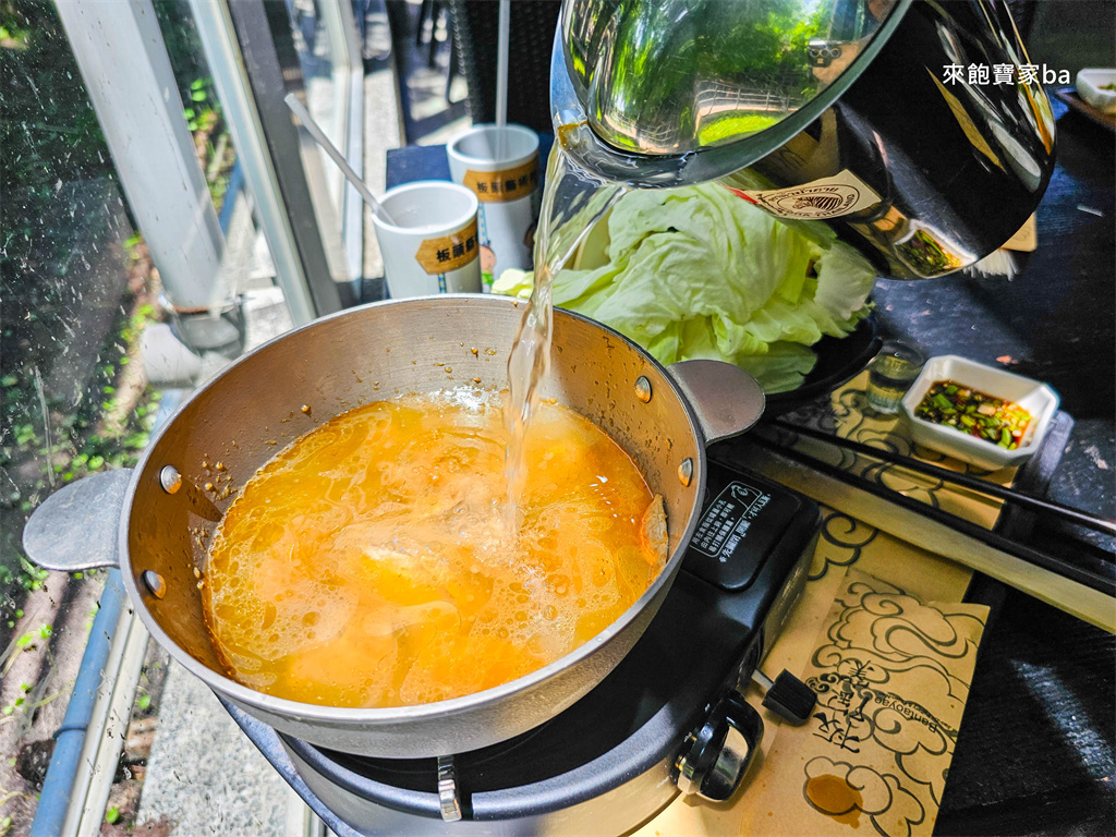 嘉義新港【板陶窯交趾剪黏工藝園區】巨大貓咪與恐龍的傳統工藝童話村！ @來飽寶家ba