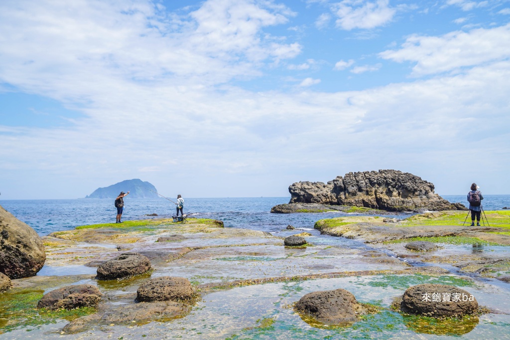 基隆玩水景點【大坪海岸】爆紅的潮間帶！親子玩水、觀察自然生態、海蝕奇觀 @來飽寶家ba