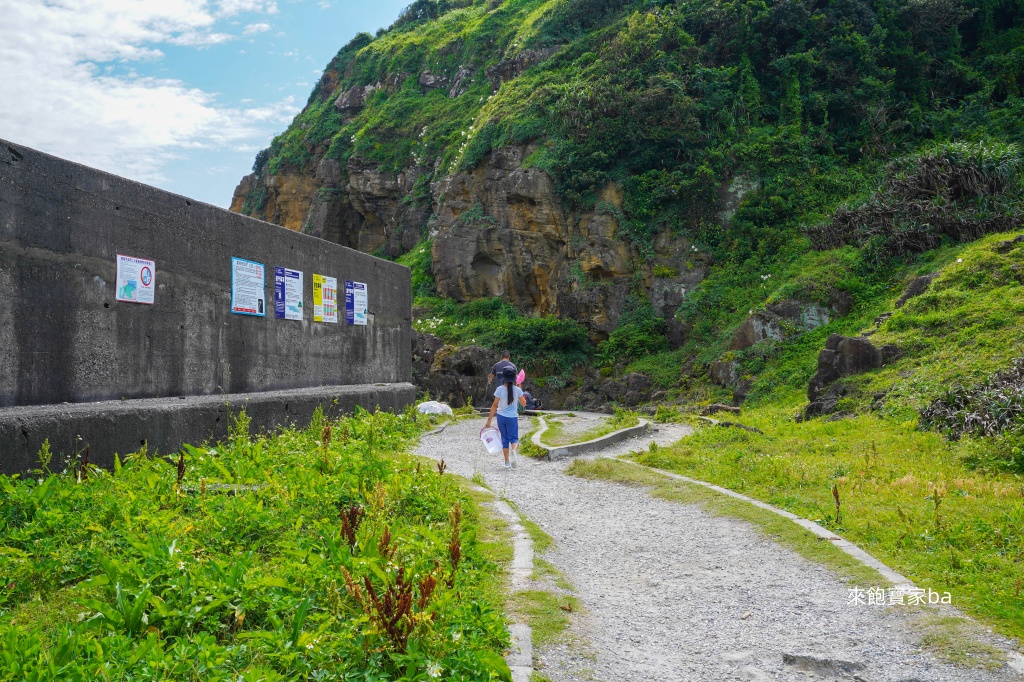 基隆玩水景點【大坪海岸】爆紅的潮間帶！親子玩水、觀察自然生態、海蝕奇觀 @來飽寶家ba