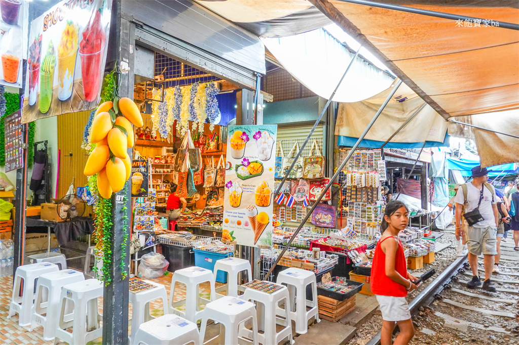 曼谷景點【美功鐵道市場】Maeklong Railway Market ：最新火車時間、交通包車、周邊一日遊攻略 @來飽寶家ba
