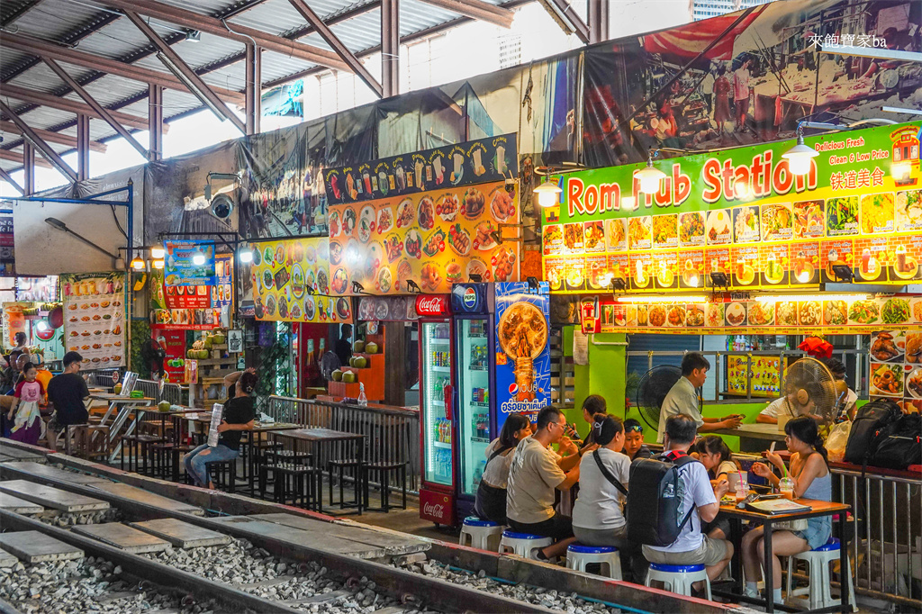 曼谷景點【美功鐵道市場】Maeklong Railway Market ：最新火車時間、交通包車、周邊一日遊攻略 @來飽寶家ba