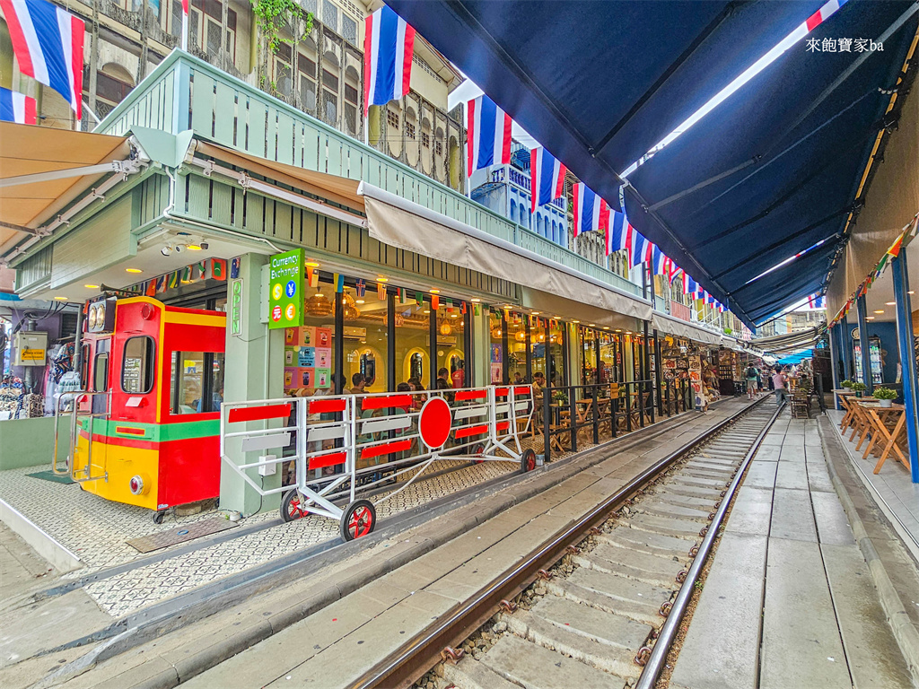 曼谷景點【美功鐵道市場】Maeklong Railway Market ：最新火車時間、交通包車、周邊一日遊攻略 @來飽寶家ba