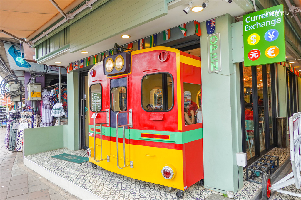 曼谷景點【美功鐵道市場】Maeklong Railway Market ：最新火車時間、交通包車、周邊一日遊攻略 @來飽寶家ba