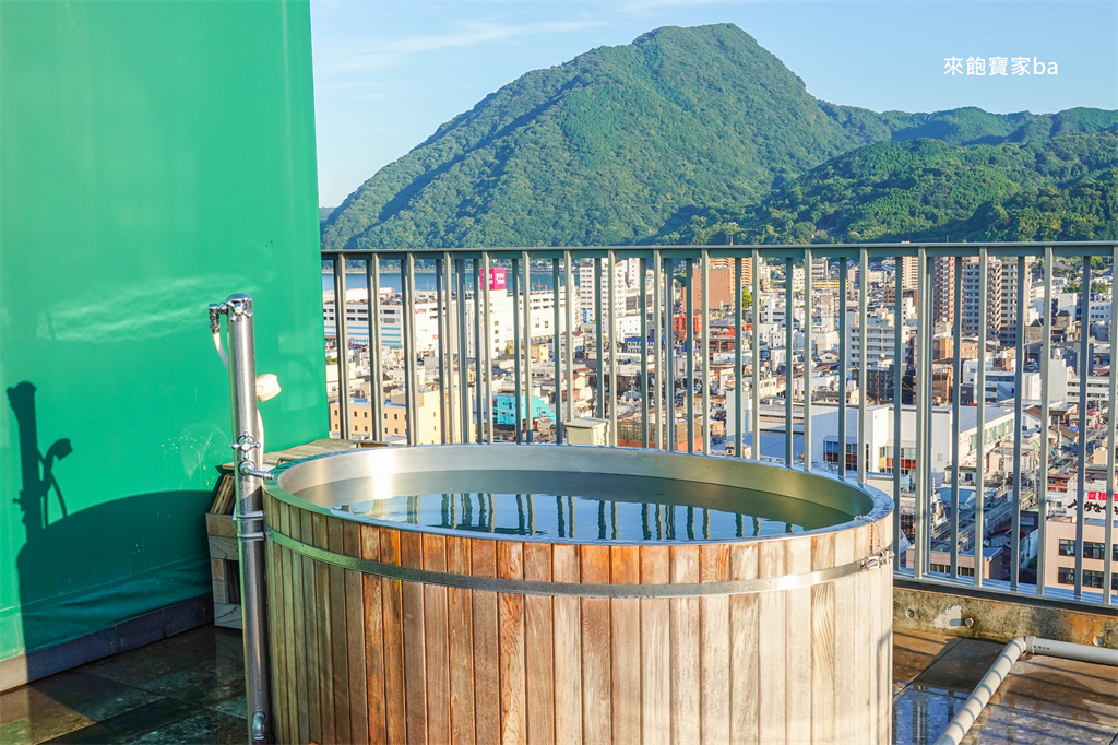 別府住宿推薦【AMANEK別府YULA-RE】近JR別府站，頂樓無邊際泳池，免費迎賓飲料 @來飽寶家ba
