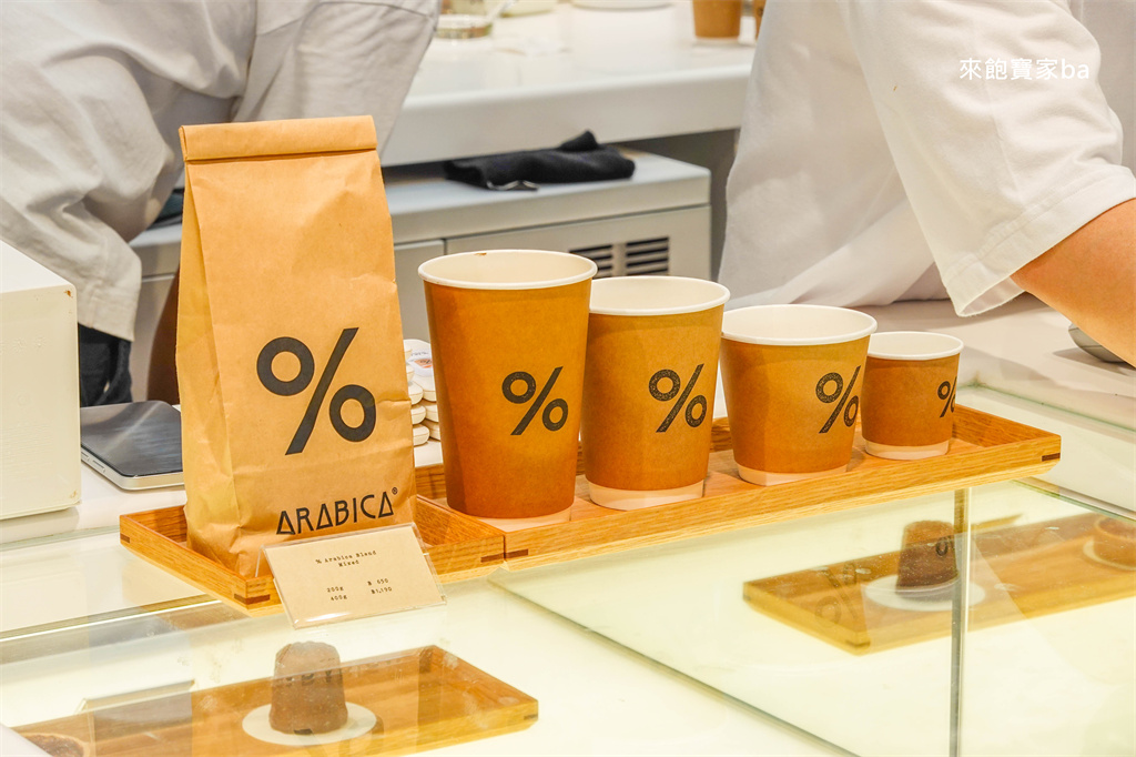 曼谷嵩越路【% Arabica &times; Adidas】舊城區最潮新地標~買泰國限定款，喝咖啡賞昭披耶河無敵景觀 @來飽寶家ba