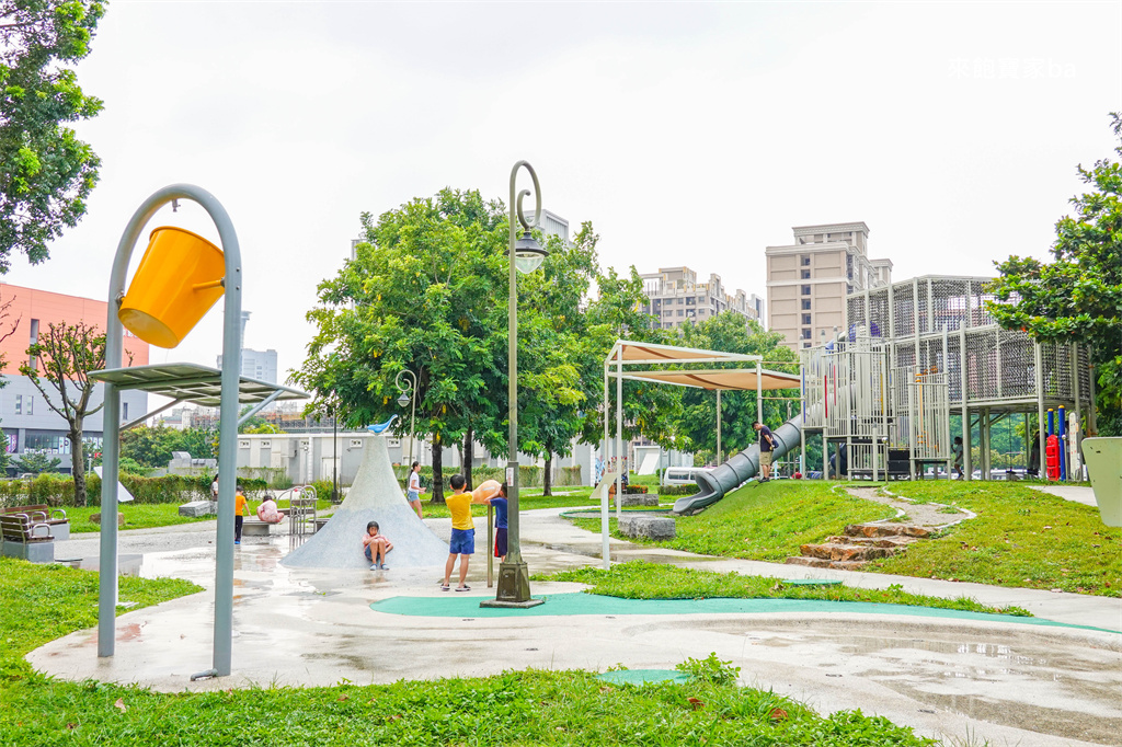 台中免費玩水景點【干城海螺水公園】LaLaport旁水陸遊戲場! @來飽寶家ba 台中免費玩水景點【干城海螺水公園】LaLaport旁水陸遊戲場! @來飽寶家ba