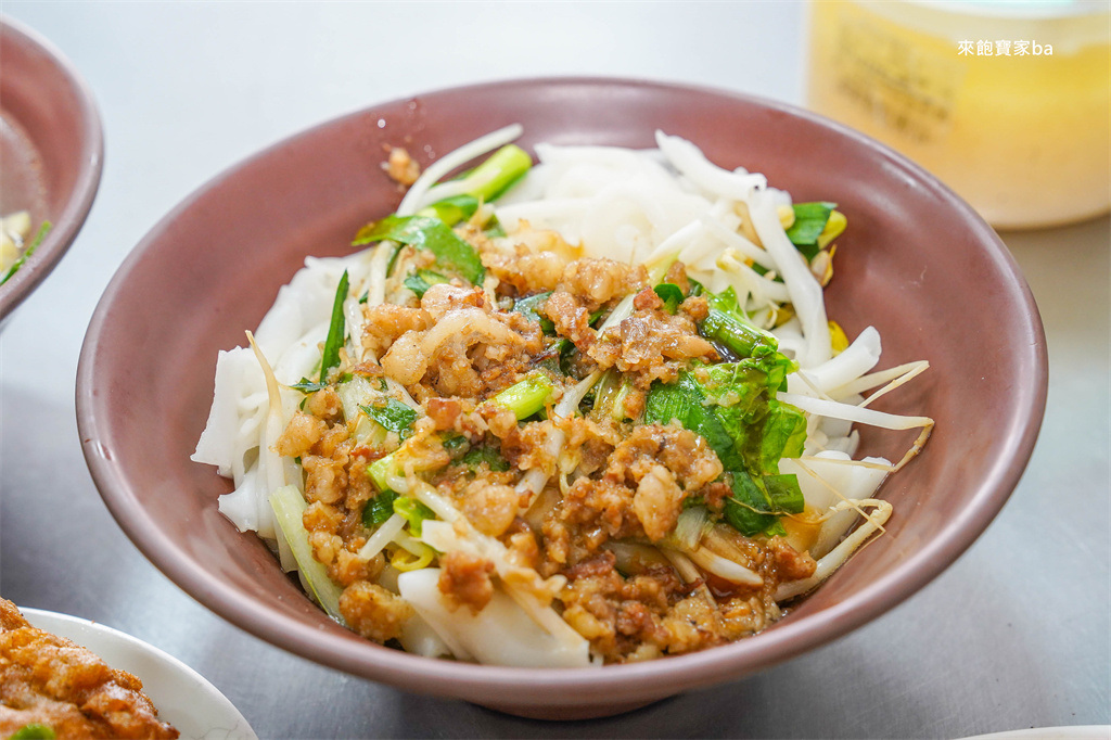 員林小吃【百果山炸粿小吃攤】50年老店～招牌蚵嗲、炸香菜，期間限定炸蒜條 @來飽寶家ba