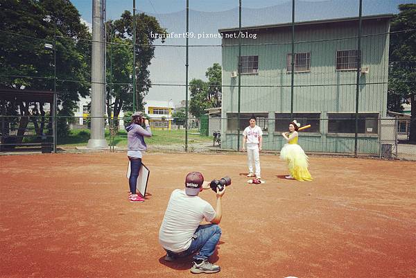 ♥♥♥ Wedding-8 ♥♥♥ 棒球故事，拍攝婚紗棒壘球場如何租借 @來飽寶家ba