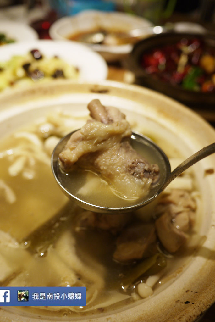 【台中‧西屯區】饗食天堂同集團，人氣川菜開飯川食堂(台中大遠百店) @來飽寶家ba