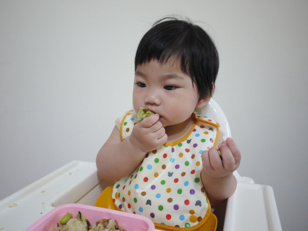 親子共食 🍴 簡易手指食物，寶寶洋蔥雞塊與蔬菜雞塊 @來飽寶家ba
