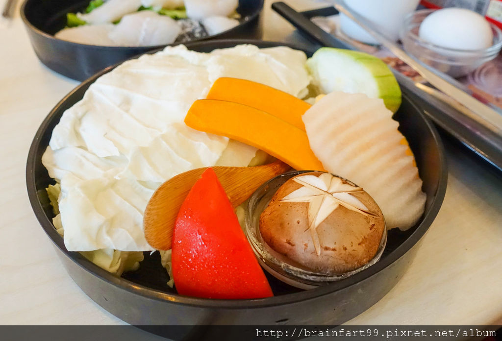 【台中•西屯】梨子咖啡館中科店，餐點價格中上，供應兒童餐附室外沙坑 @來飽寶家ba