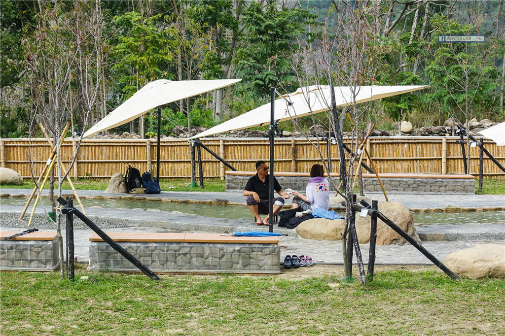 寶來花賞溫泉公園｜六龜最新景點，賞花泡溫泉，手湯免費！ @來飽寶家ba