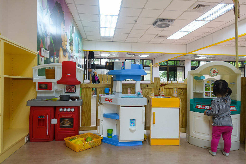 高雄兒童福利服務中心提供0~未滿7歲親子遊戲室、教玩具操作室、親子圖書室 @來飽寶家ba