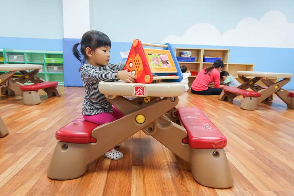 高雄兒童福利服務中心提供0~未滿7歲親子遊戲室、教玩具操作室、親子圖書室 @來飽寶家ba