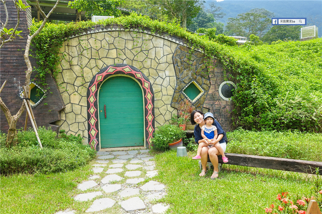 【屏東景點】涼山瀑布｜彩虹巴士、彩繪階梯超好拍，闖進魔戒哈比人村賞瀑去！ @來飽寶家ba