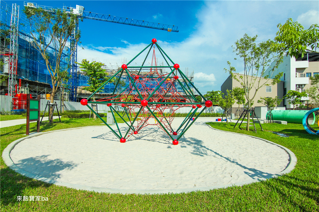 【台中特色公園】大雅二和公園｜台中首座「蜂巢」設計意象的12感官式遊具 @來飽寶家ba
