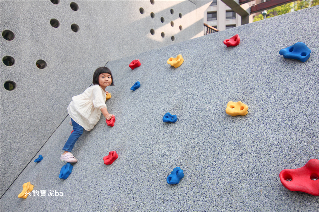 【新竹親子景點】關新公園（日光公園）城市裡的後花園占地3500坪，涵蓋5大兒童遊戲區域，地理位置優越的特色遊戲場 @來飽寶家ba