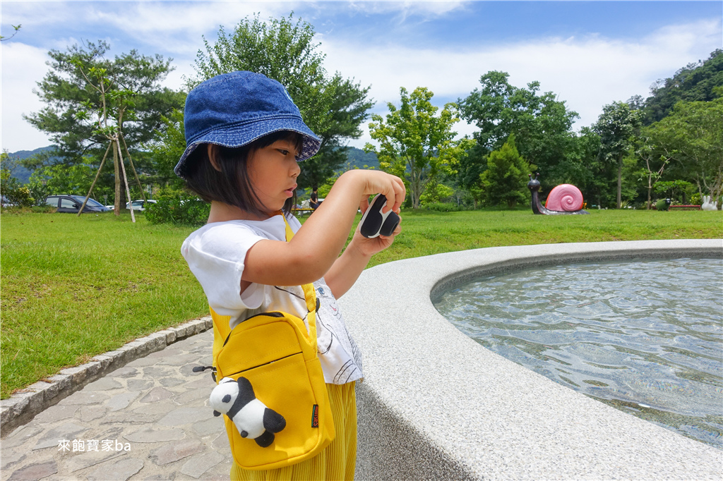 【兒童相機推薦】Bluemo兒童相機90公克極輕巧，會說話互動、內建多種情境模式，前後鏡頭1200萬畫素、2.4吋大螢幕，童趣機身專為兒童設計的相機！ @來飽寶家ba