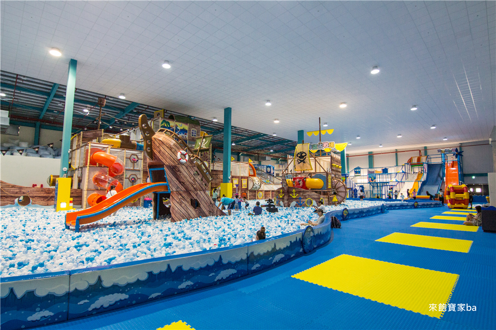 【嘉義親子景點】棒棒鯨奇樂園｜2,100坪海洋主題樂園，南台灣最大的親子室內遊戲場，擁有全台最大室內百萬球池！ @來飽寶家ba