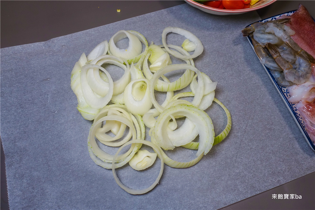 【氣炸鍋烤箱料理食譜】蒜香紙包海鮮~快速備餐家常菜，零失敗懶人料理！減醣料理推薦 @來飽寶家ba