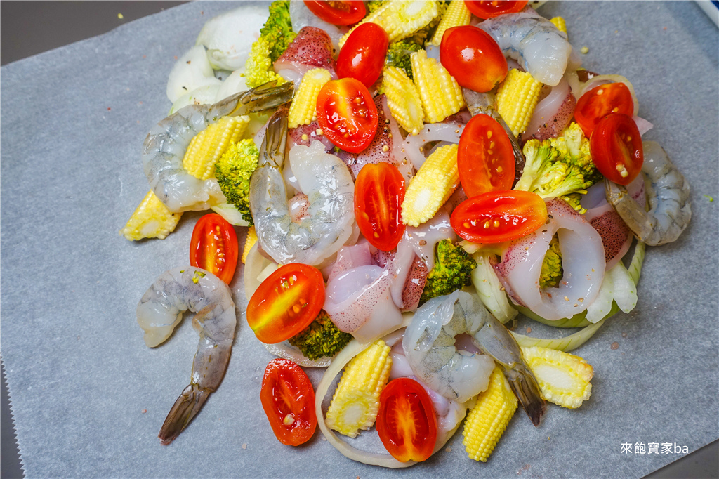 【氣炸鍋烤箱料理食譜】蒜香紙包海鮮~快速備餐家常菜，零失敗懶人料理！減醣料理推薦 @來飽寶家ba