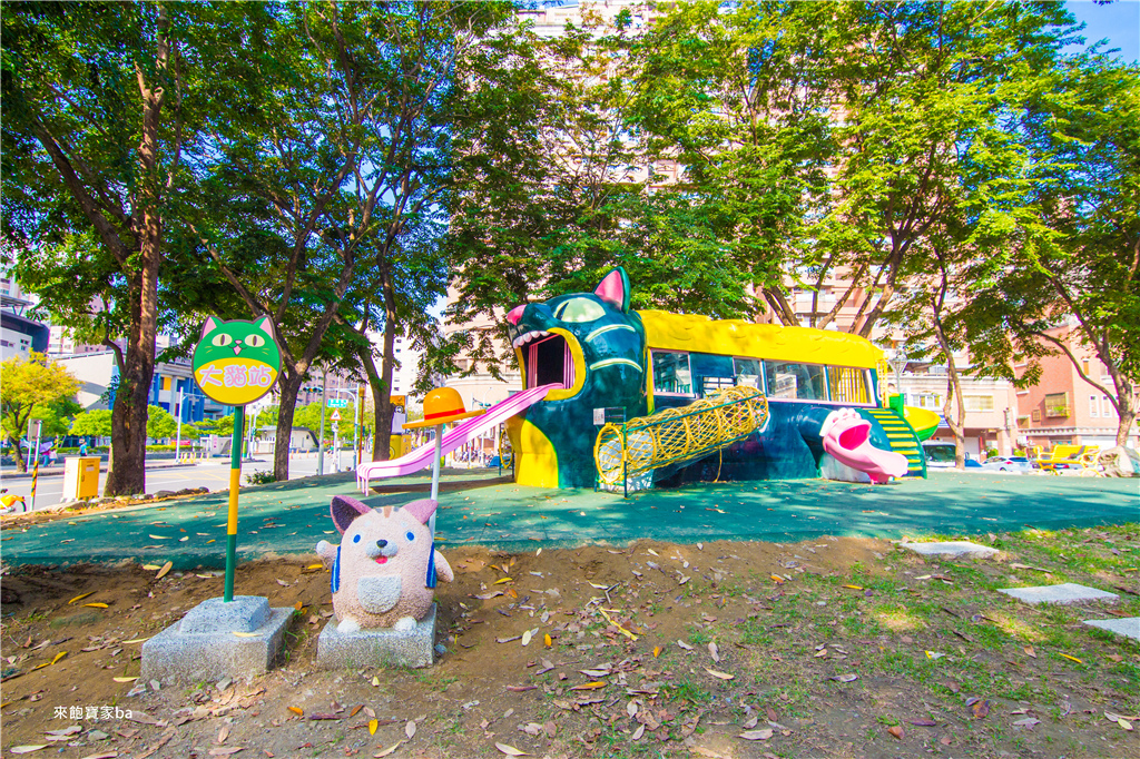 【高雄親子景點】鼎泰童話公園｜以大貓公車、巨人城堡為主題的童話兒童遊戲場 @來飽寶家ba